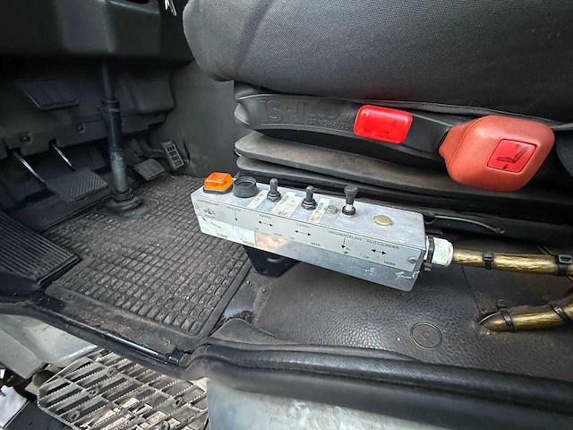 Volvo - 1995 - - vrachtwagen - afbeelding 11 van  20