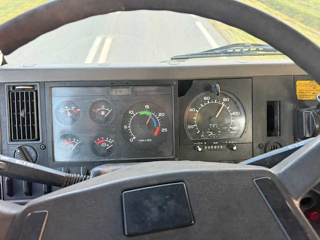 Volvo - 1995 - - vrachtwagen - afbeelding 13 van  20