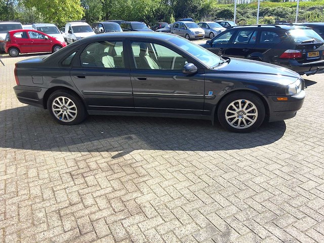 Volvo - 2000 - v70 - 2.4 europa - personenauto - afbeelding 13 van  18