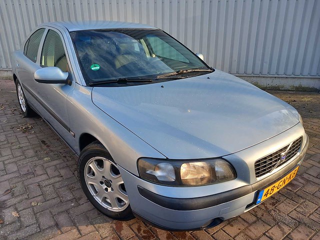 Volvo - 2001 - s60 - 2.4- automaat - personenauto - afbeelding 9 van  16