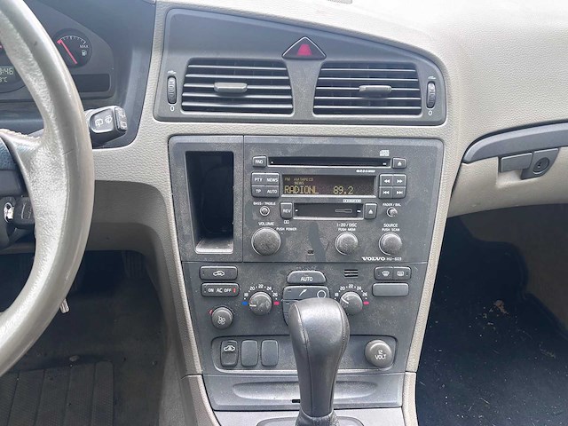 Volvo - 2001 - v70 cross country - 2.4 t comfort line - personenauto - afbeelding 2 van  16