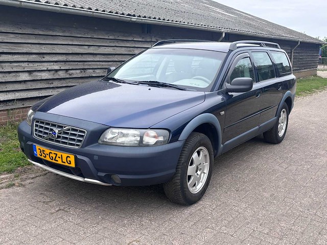 Volvo - 2001 - v70 cross country - 2.4 t comfort line - personenauto - afbeelding 1 van  28