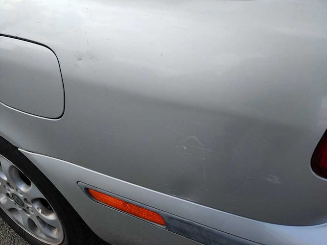 Volvo - 2002 - v40 - 1.8 europa - 15-jz-bg - afbeelding 2 van  15