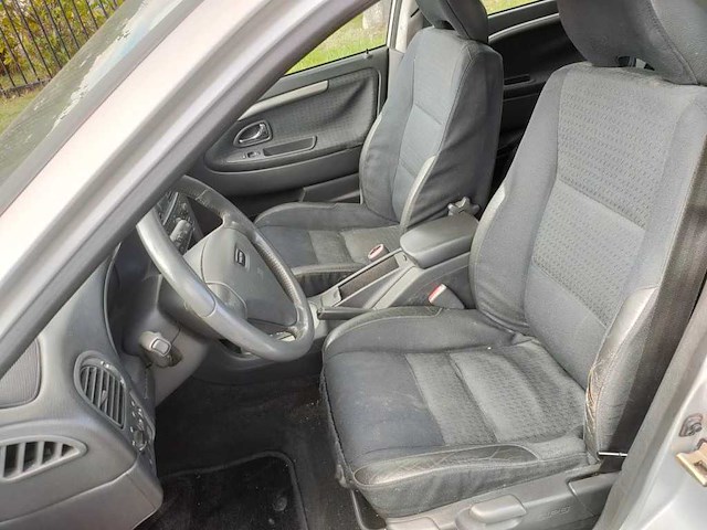 Volvo - 2002 - v40 - 1.8 europa - 15-jz-bg - afbeelding 5 van  15