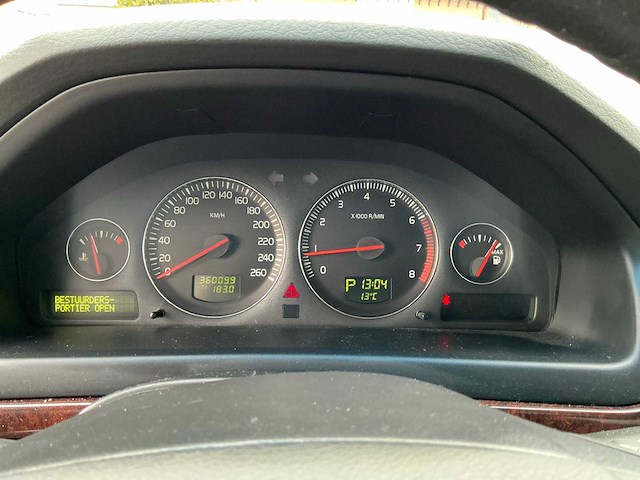 Volvo - 2004 - s80 - 2.4 exclusive - personenauto (22-nz-pz) - afbeelding 2 van  20