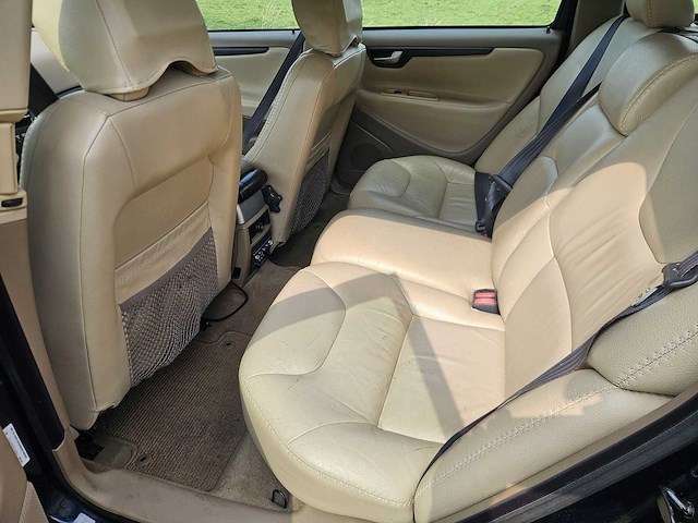 Volvo - 2004 - xc70 - 2.5 t gtr.comfort l. - 90-nr-gg - personenauto - afbeelding 2 van  10