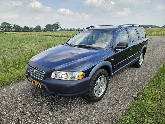 Volvo - 2004 - xc70 - 2.5 t gtr.comfort l. - 90-nr-gg - personenauto - afbeelding 1 van  10