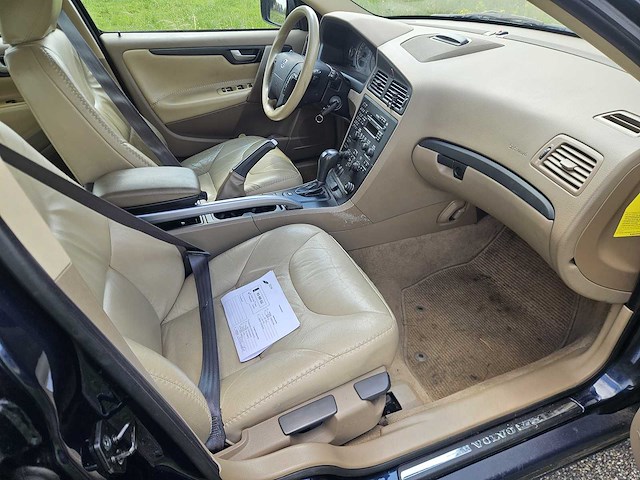 Volvo - 2004 - xc70 - 2.5 t gtr.comfort l. - 90-nr-gg - personenauto - afbeelding 8 van  10