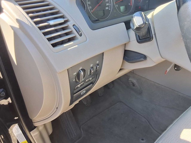 Volvo - 2005 - xc90 - personenauto - afbeelding 7 van  19