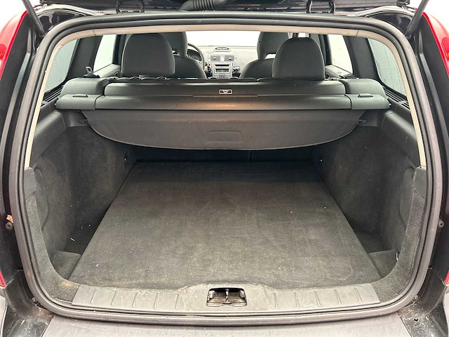 Volvo - 2006 - v50 - 2.4i - personenauto - afbeelding 7 van  17