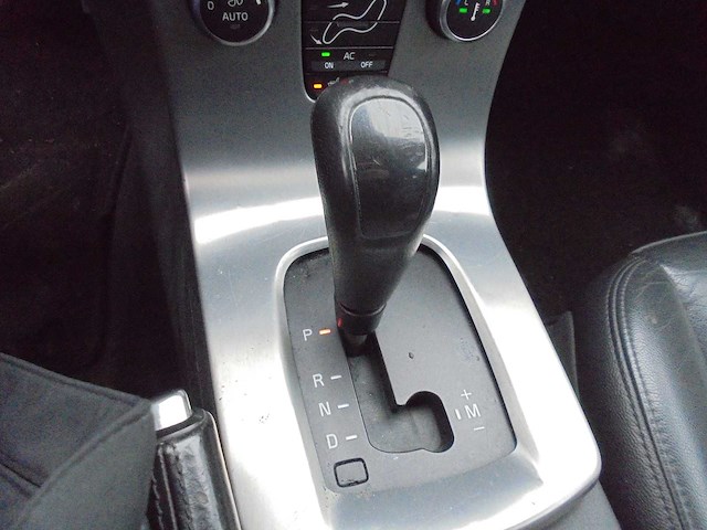 Volvo - 2009 - v50 - 2.0d - 24-kzx-8 - afbeelding 13 van  14