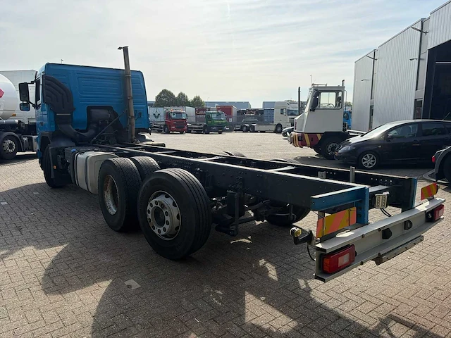 Volvo - 2010 - fm 330 - chassis vrachtwagen - afbeelding 5 van  11