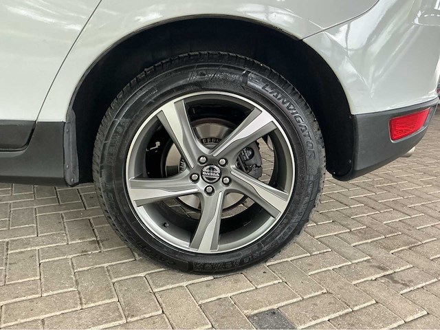 Volvo - 2011 - xc60 - 3.2 awd momentum - afbeelding 2 van  32