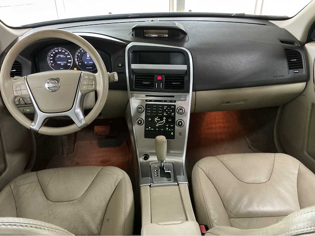 Volvo - 2011 - xc60 - 3.2 awd momentum - afbeelding 8 van  32