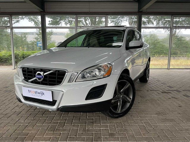 Volvo - 2011 - xc60 - 3.2 awd momentum - afbeelding 1 van  32