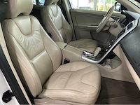 Volvo - 2011 - xc60 - 3.2 awd momentum - afbeelding 13 van  32
