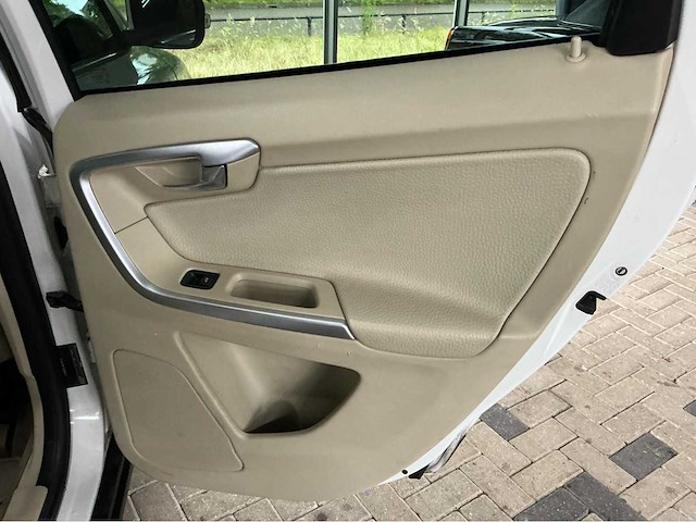 Volvo - 2011 - xc60 - 3.2 awd momentum - afbeelding 16 van  32