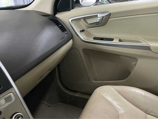 Volvo - 2011 - xc60 - 3.2 awd momentum - afbeelding 20 van  32