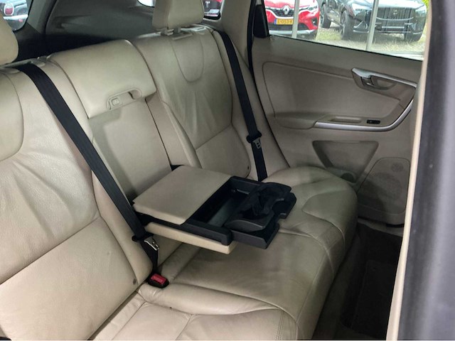 Volvo - 2011 - xc60 - 3.2 awd momentum - afbeelding 22 van  32