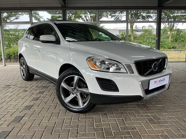 Volvo - 2011 - xc60 - 3.2 awd momentum - afbeelding 23 van  32