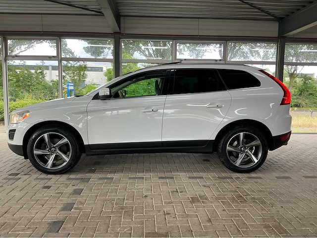 Volvo - 2011 - xc60 - 3.2 awd momentum - afbeelding 27 van  32