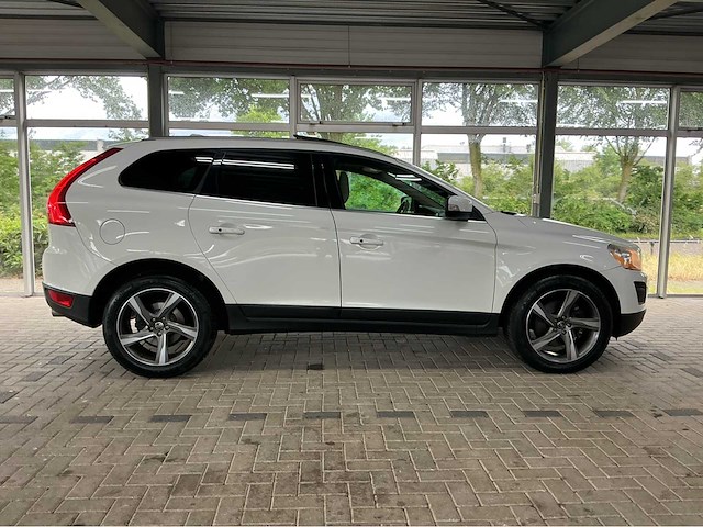 Volvo - 2011 - xc60 - 3.2 awd momentum - afbeelding 28 van  32