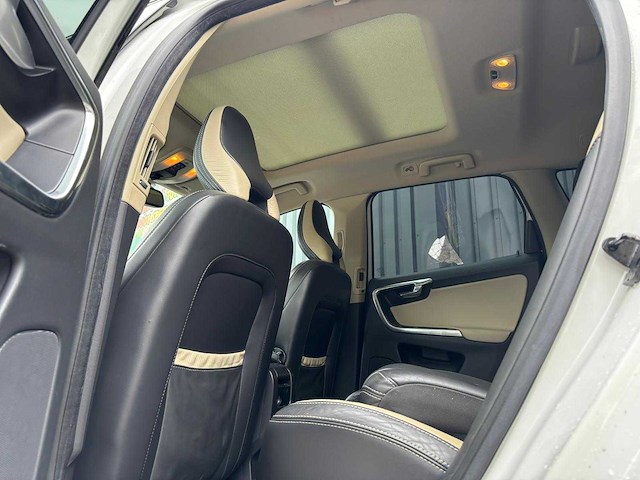 Volvo - 2012 - xc60 - 3.0 t6 awd summum - hdk-76-s - afbeelding 9 van  18