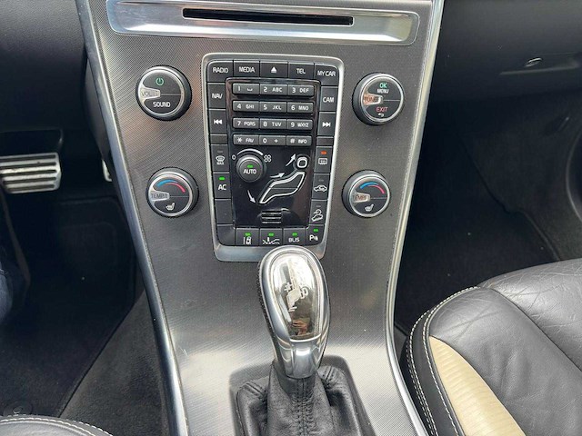 Volvo - 2012 - xc60 - 3.0 t6 awd summum - hdk-76-s - afbeelding 5 van  18