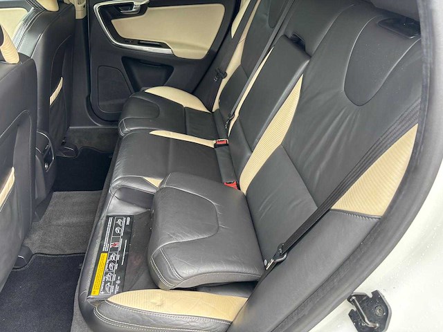 Volvo - 2012 - xc60 - 3.0 t6 awd summum - hdk-76-s - afbeelding 10 van  18