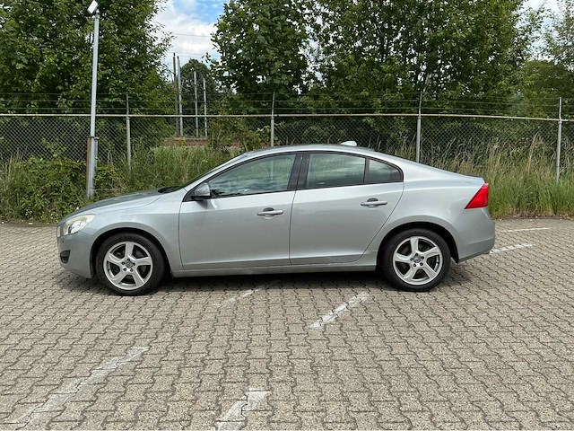 Volvo - 2013 - s60 - 1.6 t3 kinetic - personenauto - afbeelding 12 van  19