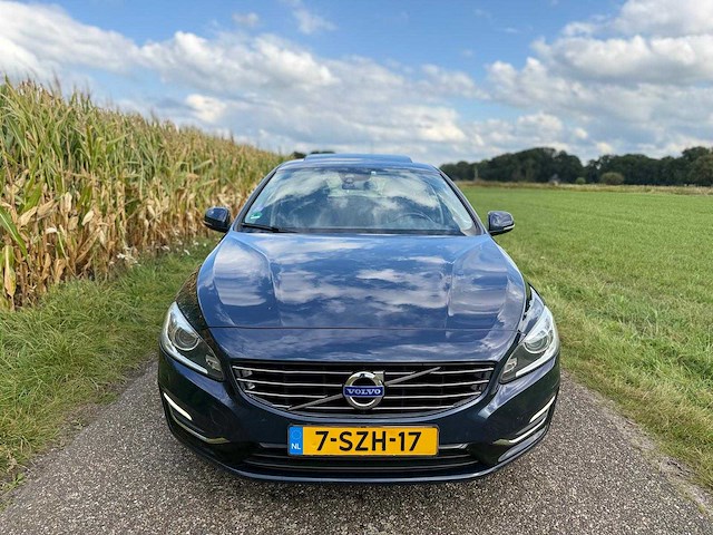 Volvo - 2013 - v60 - 2.4 d6 awd pl.i sum. - 7-szh-17 - afbeelding 8 van  15