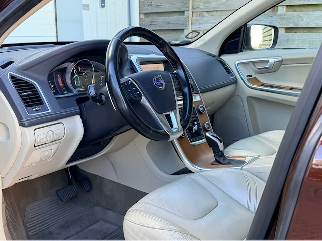 Volvo - 2013 - xc60 - 3.0 t6 r-design - personenauto - afbeelding 18 van  20