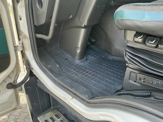 Volvo - 2014 - fm370 - vrachtwagen - afbeelding 16 van  29