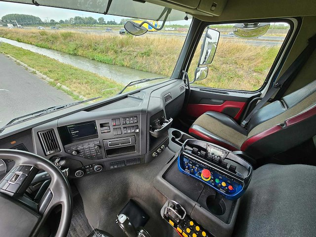 Volvo - 2015 - fm 420 8x2 - vrachtwagen - afbeelding 18 van  38