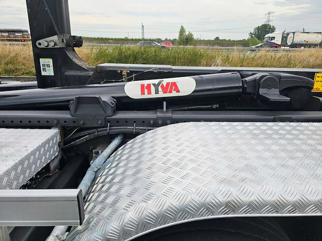 Volvo - 2015 - fm 420 8x2 - vrachtwagen - afbeelding 32 van  38