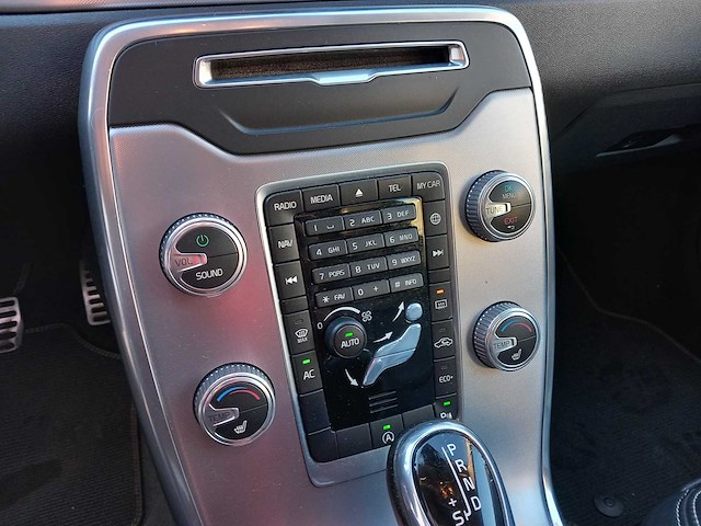 Volvo - 2015 - v70 - 2.0 d4 dynamic edition - euro6 - personenauto - afbeelding 4 van  23