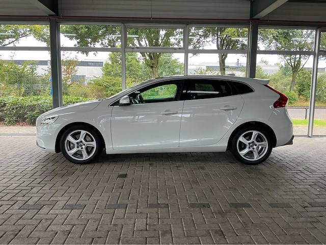 Volvo - 2016 - v40 - 2.0 d4 inscription - marge auto - afbeelding 4 van  32