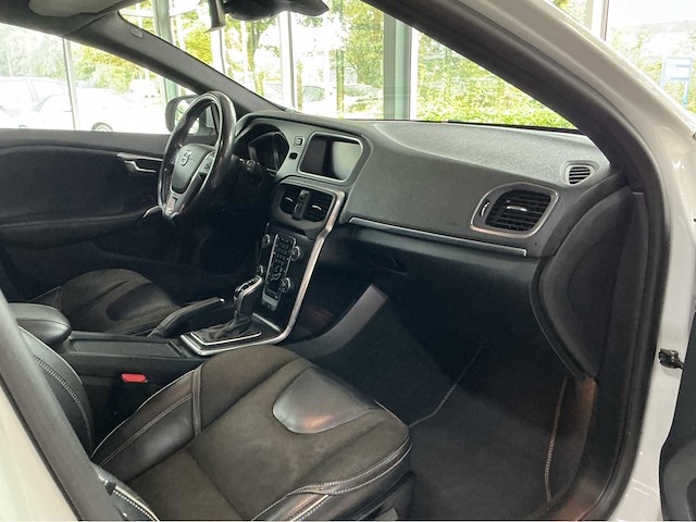 Volvo - 2016 - v40 - 2.0 d4 inscription - marge auto - afbeelding 14 van  32