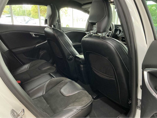 Volvo - 2016 - v40 - 2.0 d4 inscription - marge auto - afbeelding 16 van  32