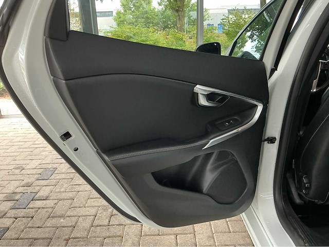 Volvo - 2016 - v40 - 2.0 d4 inscription - marge auto - afbeelding 20 van  32