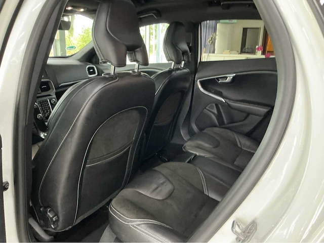 Volvo - 2016 - v40 - 2.0 d4 inscription - marge auto - afbeelding 11 van  32