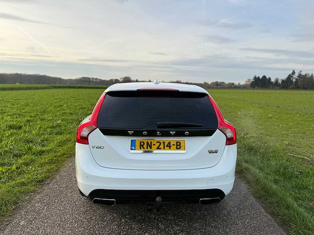 Volvo - 2018 - v60 - 2.0 t3 polar+ dyn. - rn-214-b - afbeelding 11 van  14