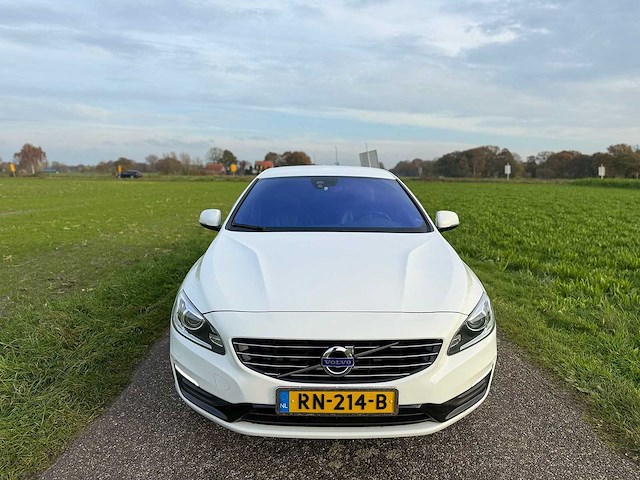 Volvo - 2018 - v60 - 2.0 t3 polar+ dyn. - rn-214-b - afbeelding 11 van  14
