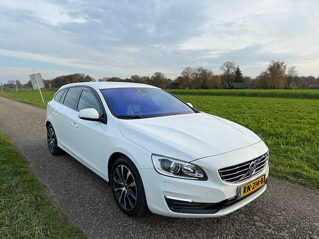 Volvo - 2018 - v60 - 2.0 t3 polar+ dyn. - afbeelding 8 van  14