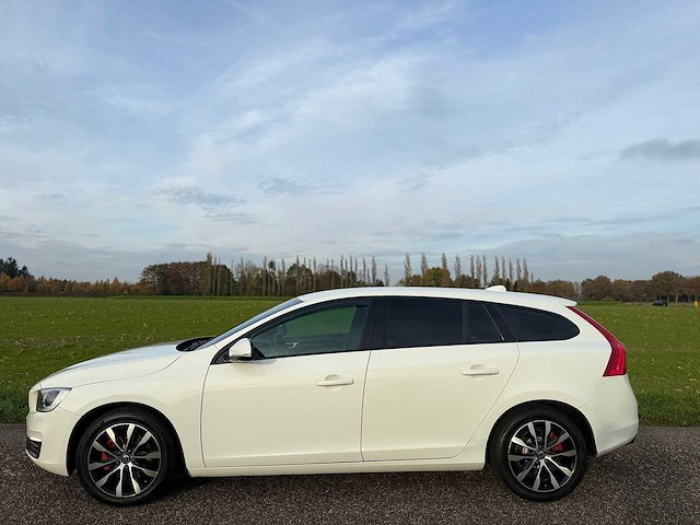Volvo - 2018 - v60 - 2.0 t3 polar+ dyn. - afbeelding 13 van  14