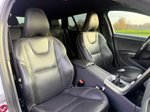 Volvo - 2018 - v60 - 2.0 t3 polar+ dyn. - afbeelding 5 van  14