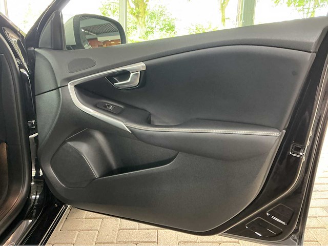 Volvo - 2019 - v40 - 1.5 t3 polar+ sport - btw auto - afbeelding 13 van  23
