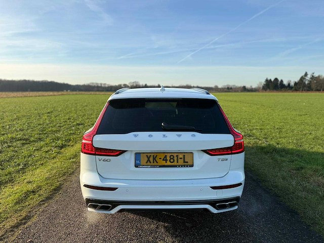 Volvo - 2019 - v60 - 2.0 t5 r-design - xk-481-l - afbeelding 16 van  19