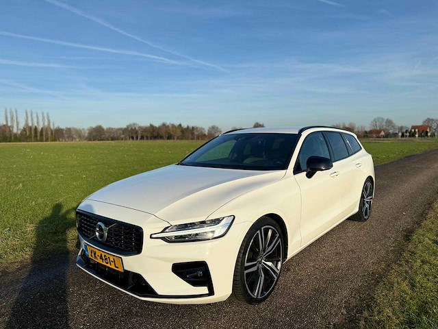 Volvo - 2019 - v60 - 2.0 t5 r-design - xk-481-l - afbeelding 1 van  11