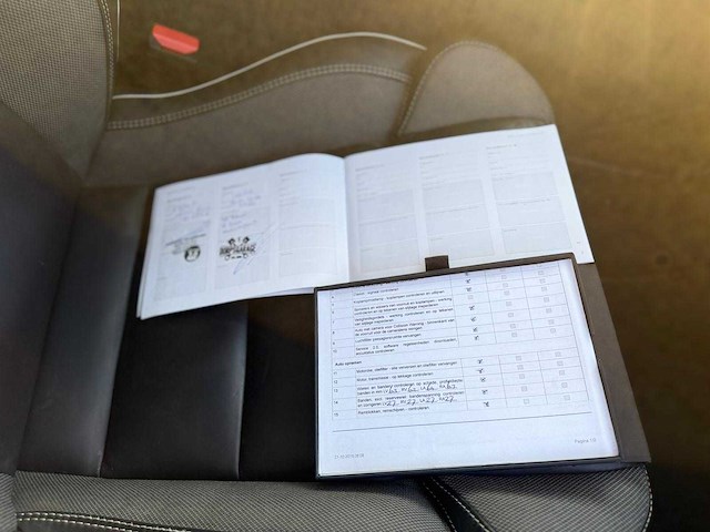 Volvo - 2019 - v60 - 2.0 t5 r-design - xk-481-l - afbeelding 11 van  19